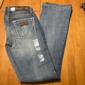NWT Wranglers. 1/2 X34